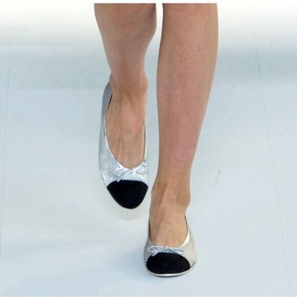 CHANEL CC CAP TOE DIAGONAL QUILTED SILVER BALLET FLATS SZ 39 - Picture 1 of 15